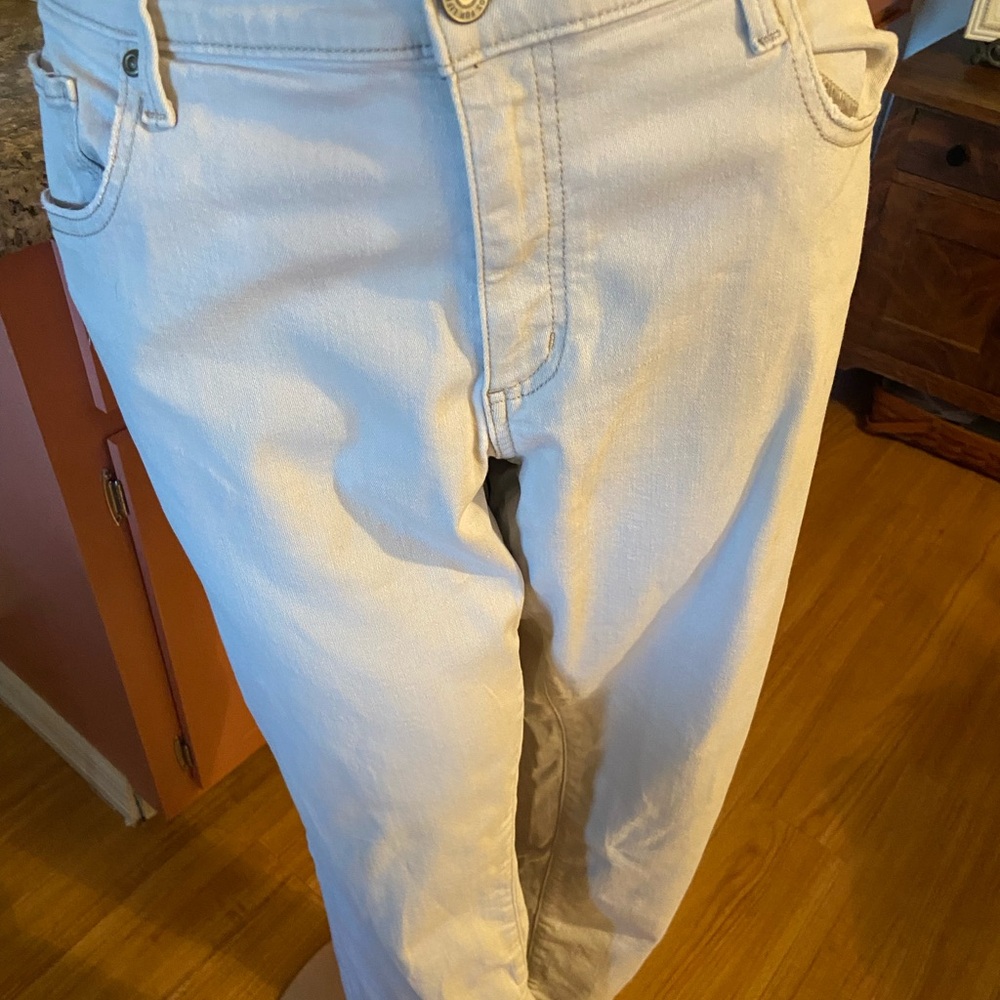 Women's Boyfriend Jeans in light tan